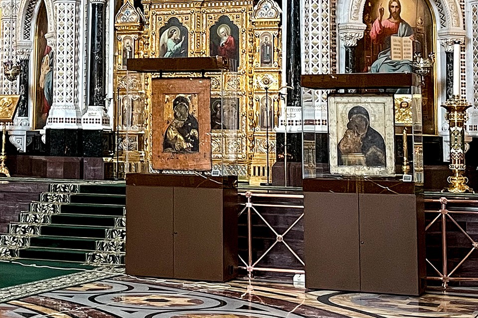 Патриарх Кирилл: Передать иконы Божьей Матери верующим решил Путин