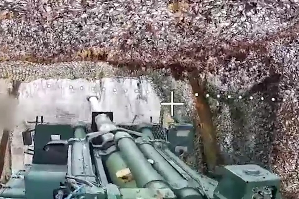 Запускают дроны самолетного типа с руки