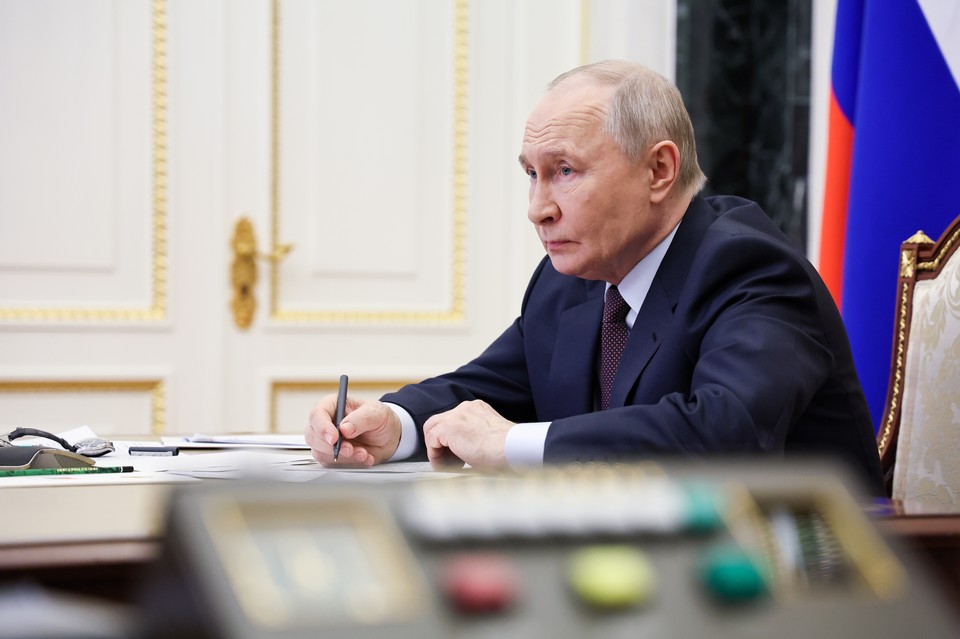 Владимир Путин — об ограничениях интернета: Люди должны знать, что происходит