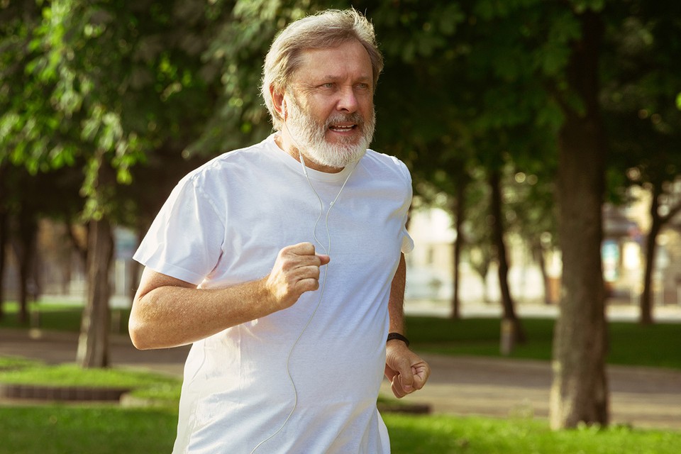 Спорт против деменции: когда стоит начинать вводить физнагрузки для здоровья мозга