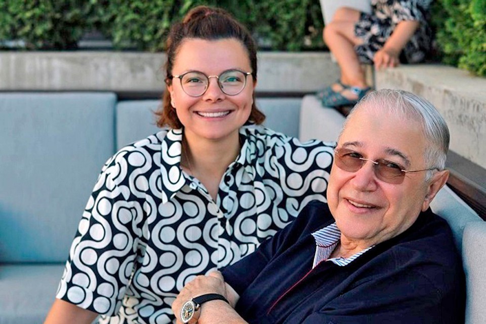 «Слава Богу, я вышла замуж за взрослого мужчину»: Брухунова раскрыла преимущества брака с 80-летним Петросяном