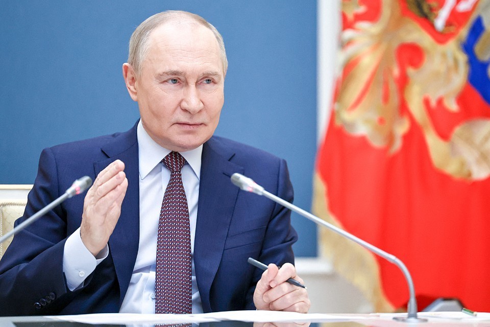 Бесплатная учеба для вдов бойцов СВО, защита ветеранов от сокращений и освобождение от НДС при догазификации: Владимир Путин подписал новые законы