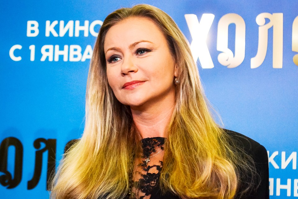 Идеальная мама Мария Миронова судится с бывшим мужем-бесприданником: как живет актриса после тайного развода, который обернулся скандалом