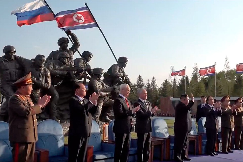 Андрей Белоусов и Ким Чен Ын открыли мемориал северокорейским героям, сражавшимся за Курскую область
