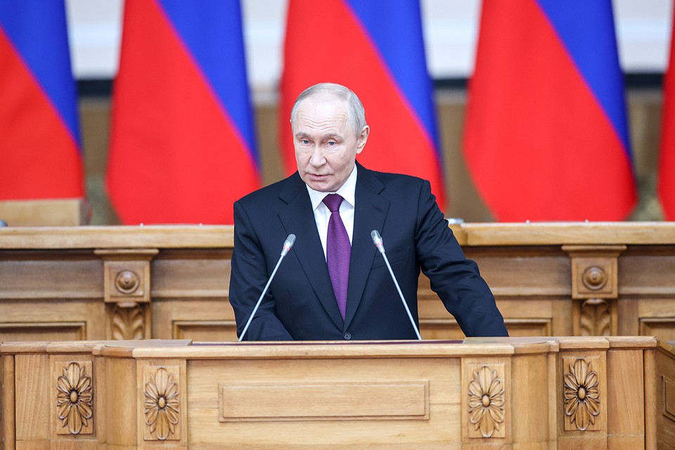 Владимир Путин: Трудности приходят и уходят, а Россия вечна