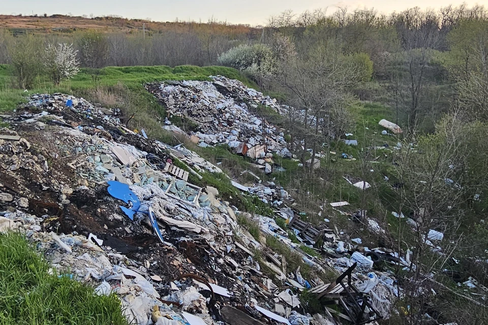 Свалки нашли в водоохранной зоне реки Мутнянка в Ставрополе. Фото: прокуратура СК