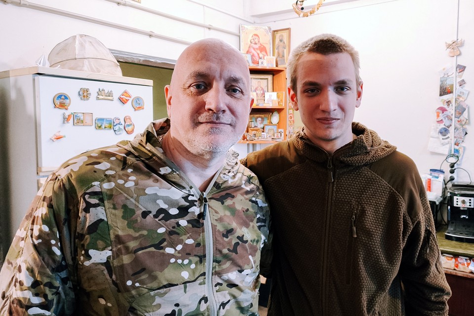 Тут много молодых, боевые задачи вызывают зависимость: Сын Захара Прилепина рассказал о своей службе в штурмах на СВО
