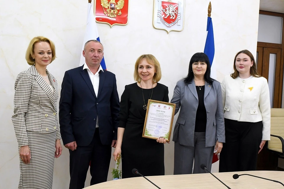 В Крыму подвели итоги конкурса на лучший двор образовательного учреждения