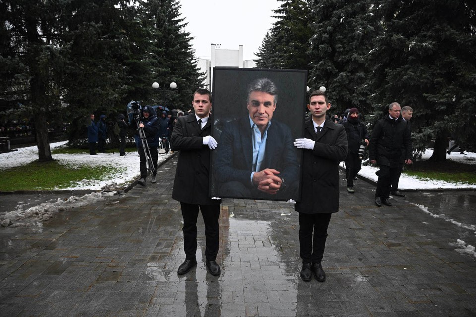 Сын оплакивает Алексея Пиманова: пронзительное признание после похорон