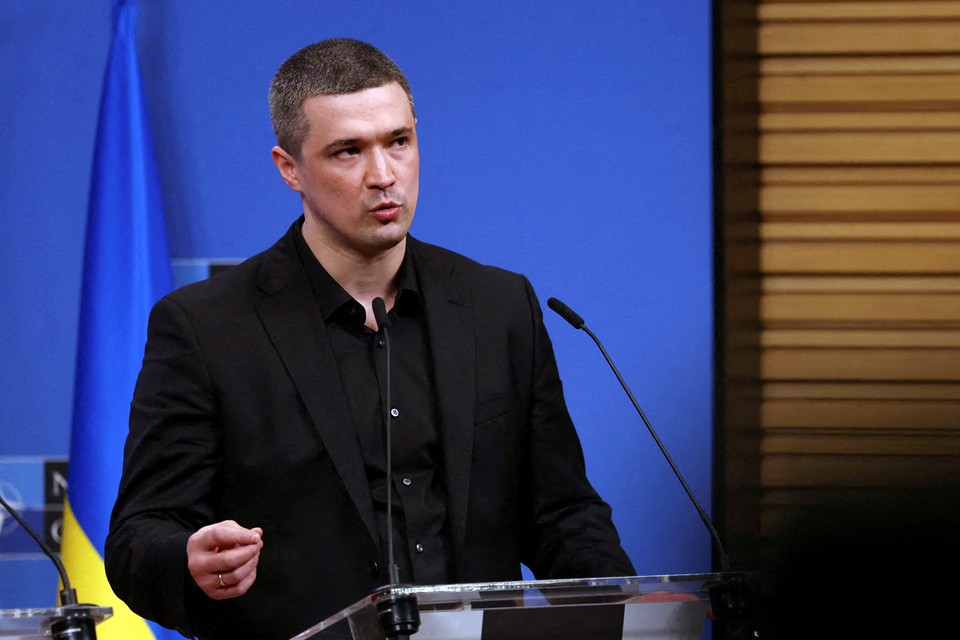 Министр обороны Украины пошёл на дно под французским флагом: Скандал с покупкой яхты