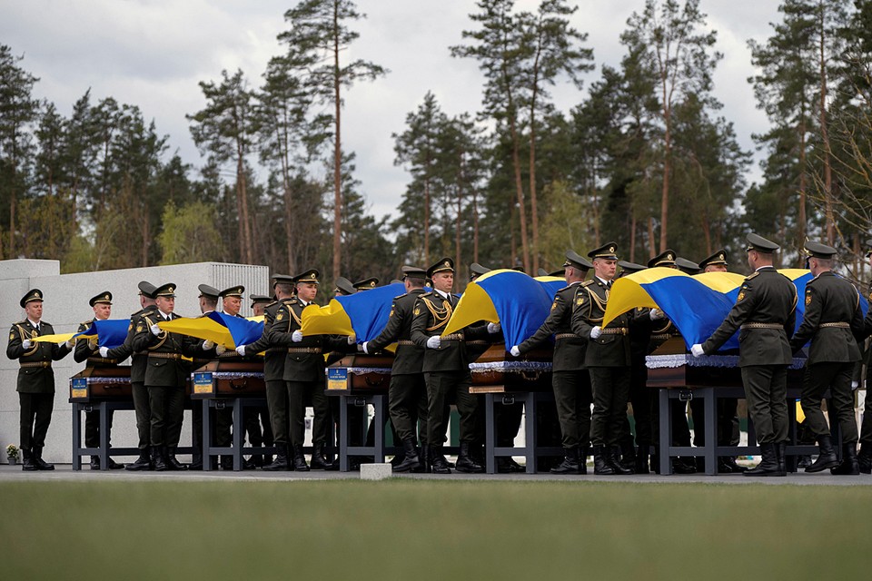 Потерь нет, но нужда все равно есть: На Украине появится сеть военных кладбищ