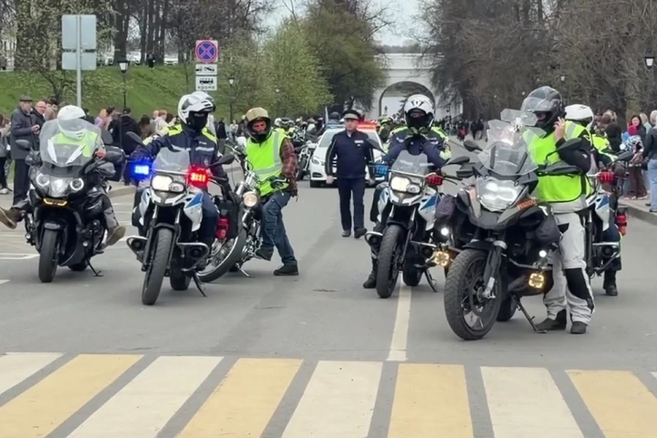 Открытие сезона собрало десятки мотоциклистов. Фото: госавтоинспекция Ярославской области.