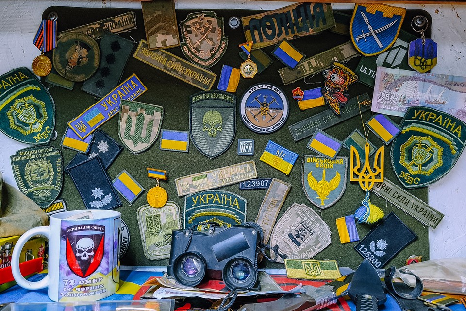 Украина втыкает флаги в городах, которые потеряла