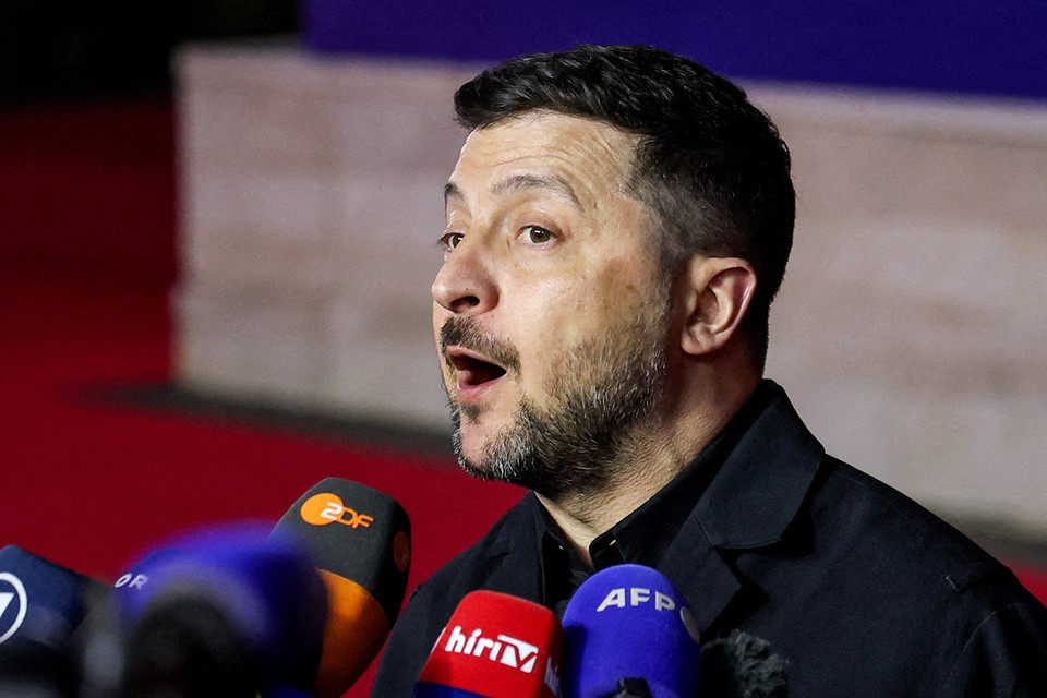 Под шумок перевооружиться: на что рассчитывает Зеленский со своим предложением о режиме тишины 5-6 мая