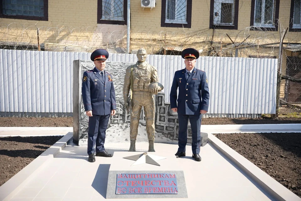 В тюрьме Димитровграда открыли памятник солдату-защитнику Отечества | ФОТО: УФСИН России по Ульяновской области