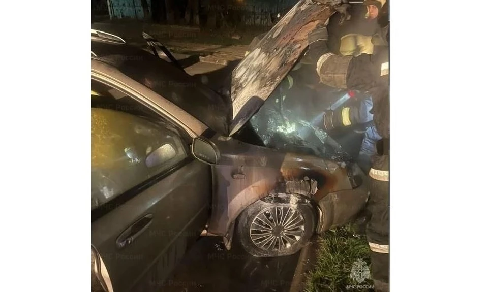 В Калуге ночью сгорел автомобиль.