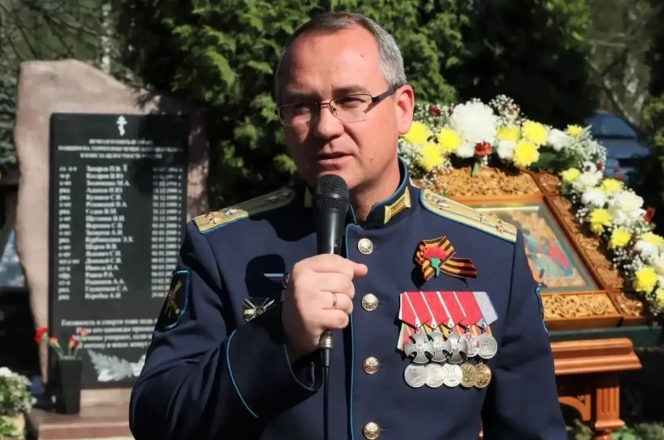 Председатель городской Думы Евгений Чинцов вместе с депутатами посетил церемонию открытия обновленного памятника воинам - нижегородцам, погибшим в Чеченской Республике.