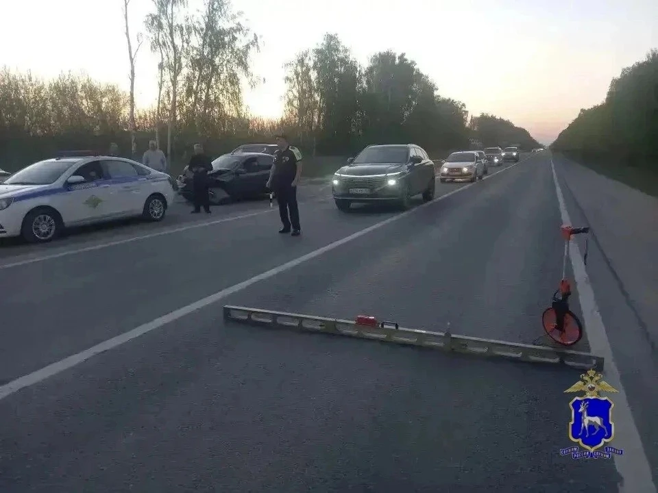 Там он совершил разворот, хотя делать это было запрещено, и не предоставил преимущество автомобилю Lada Granta