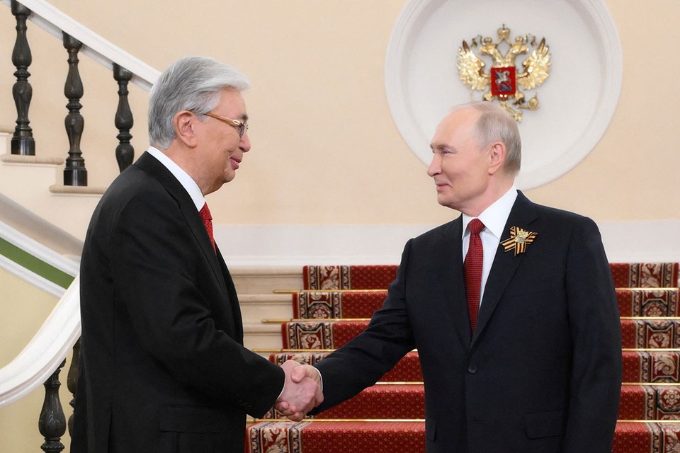 Поздравления коллеге
