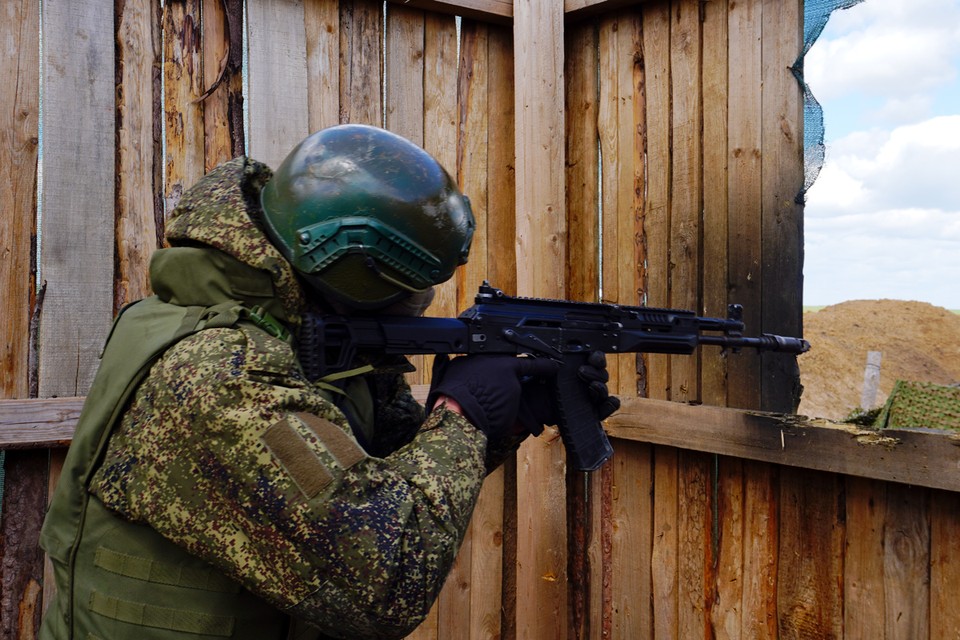 Видео подготовки новобрацев, заключивших контракт, показало Минобороны РФ