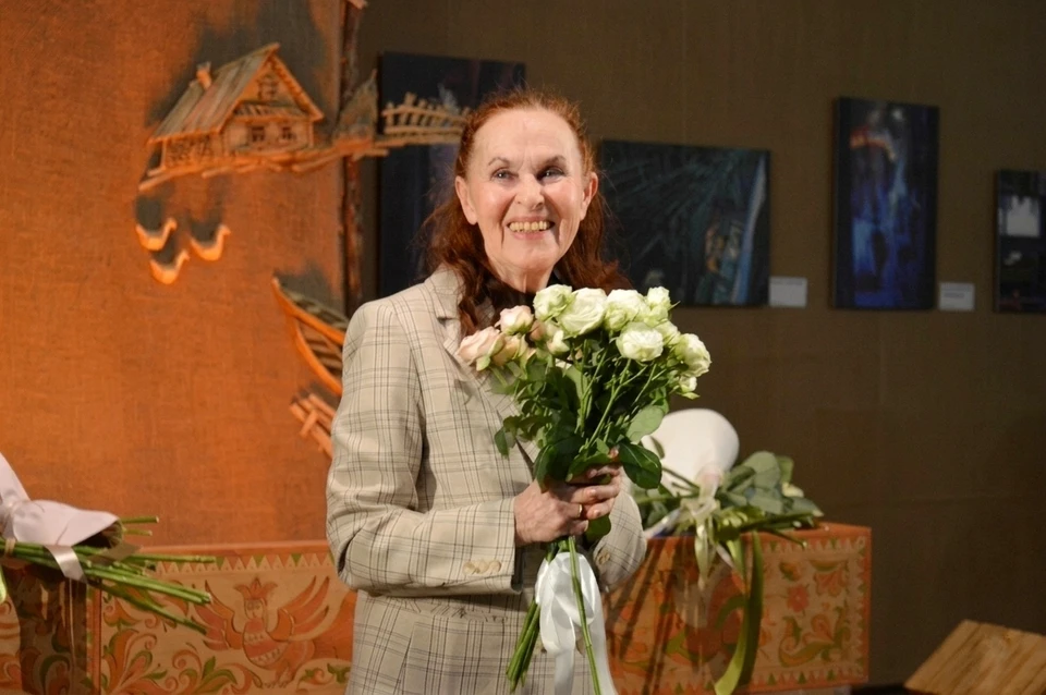 Каждый раз, выходя на сцену или обнимая внуков, она без остатка отдает себя