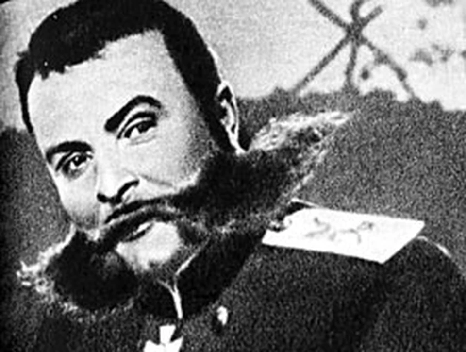 Несмотря 
на портретный грим, зрители без труда узнавали Евгения Самойлова.