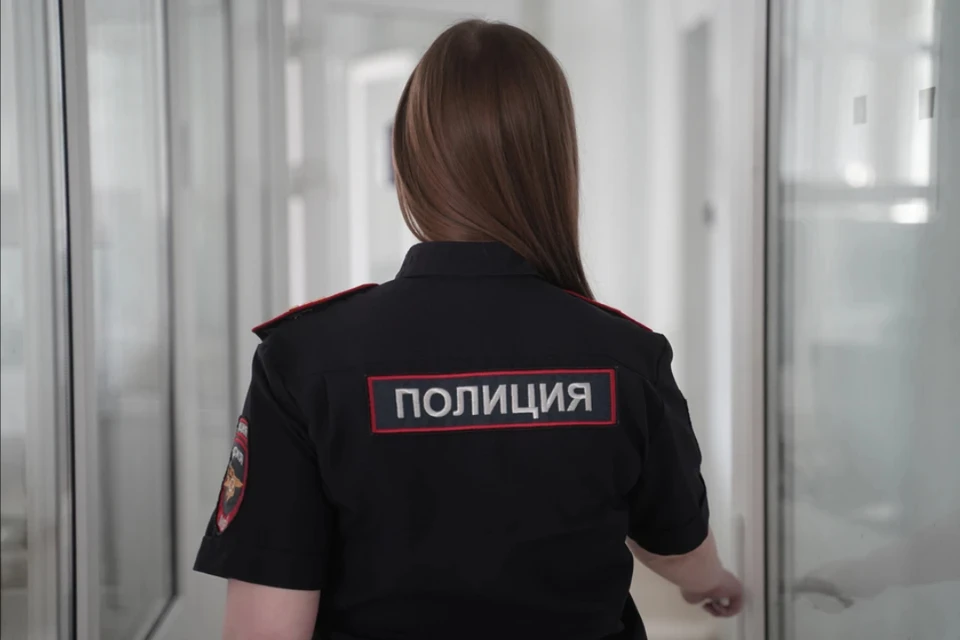 Работница заведения предполагает, что нарушительница была пьяна.