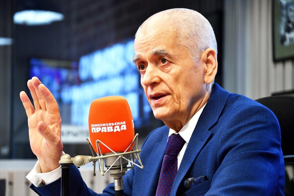 Геннадий Онищенко рассказал, какой режим для детей летом самый правильный