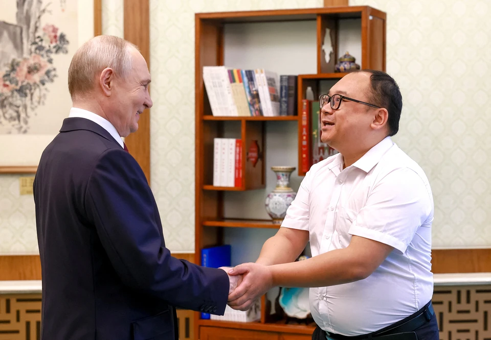 Китайский инженер рассказал о поющем чайнике, подаренном Путину