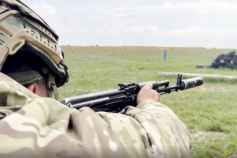 Минобороны РФ опубликовало видео тренировки военнослужащих группировки Центр