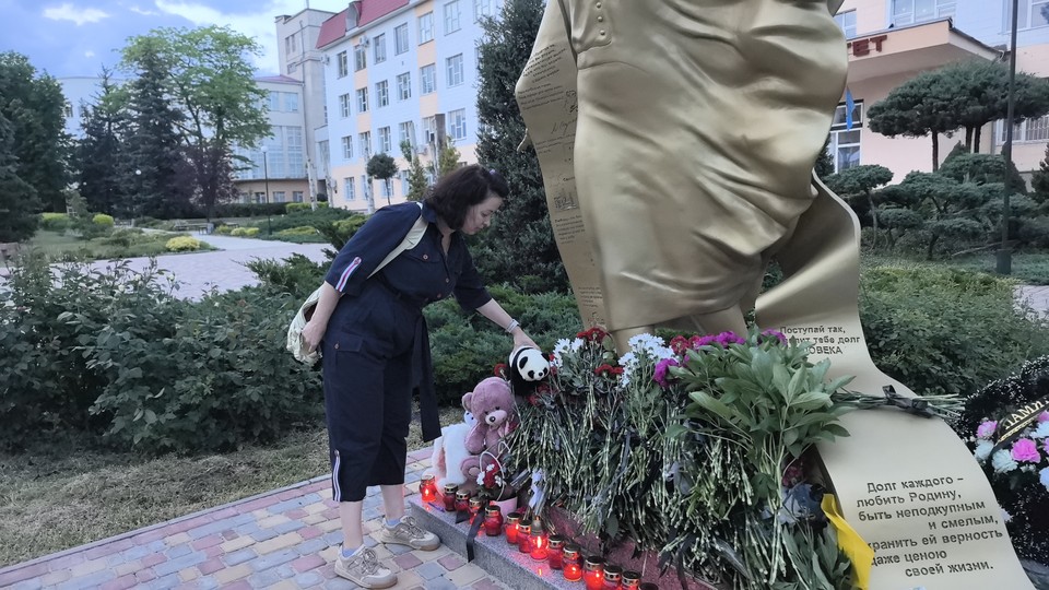 Дети прыгали из окон и бежали из пылающего общежития прямо в пижамах: в Старобельске спасать больше некого — 63 ребенка ранены, 21 погиб