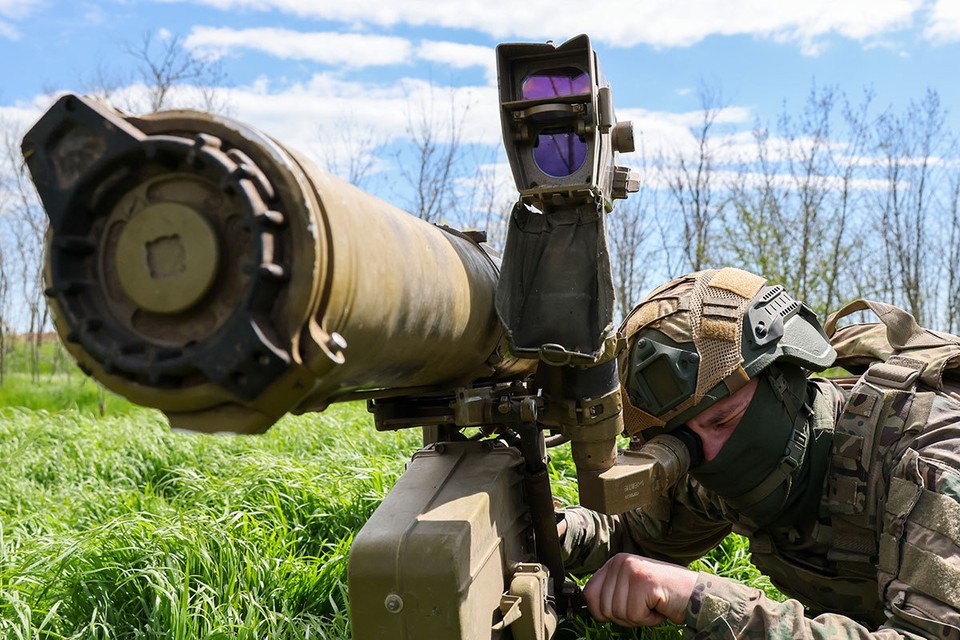 Новости СВО на Украине и боевая сводка на 25 мая: За что Сырский невзлюбил министра обороны, куда пришелся удар возмездия за Старобельск, отчего запаниковали в Раде