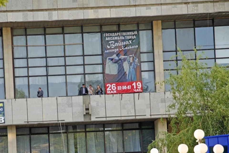 В Ставрополе чтят память жертв теракта перед концертом 26 мая 2010 год. Фото: очевидцы