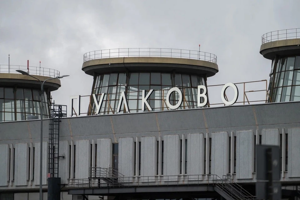 Пенсионерка в Пулково украла забытую куртку и улетела с ней в Новосибирск.