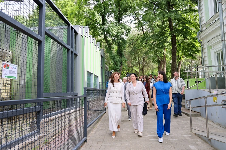 Депутаты положительно оценили подготовку зоопарка к 100-летию. Фото: Дмитрий Ковалев, пресс-служба Ростовской-на Дону городской Думы.