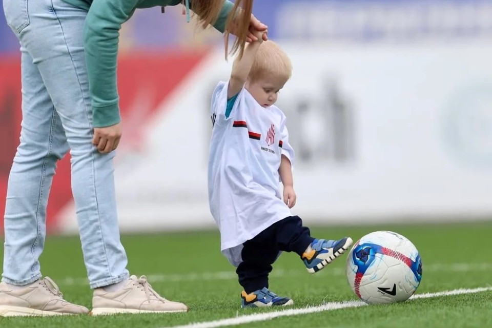 Самый редкий в Пермском крае мальчик открыл матч «Амкара»