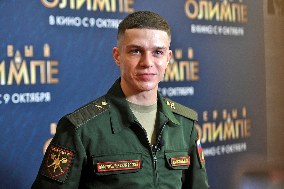 Калюжный вернулся из армии, Волочкова потеряла волосы на сцене, а SHAMAN заставил иноагентов петь про Россию: главные события шоу-бизнеса