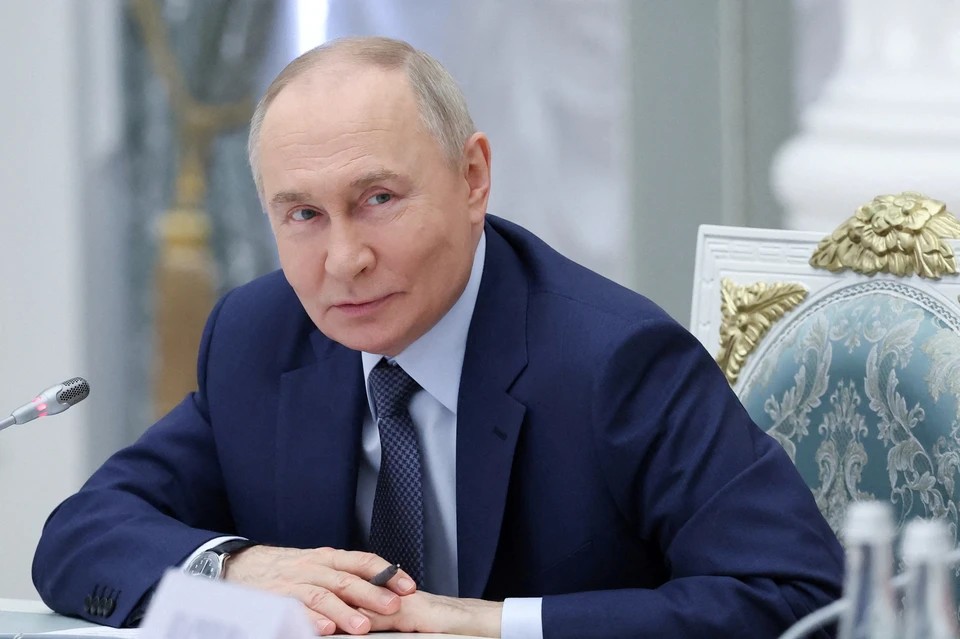 Путин поддержал возобновление работы Русского Пушкинского общества