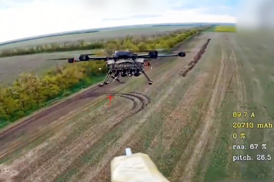 Опубликовано видео боевой работы российских операторов дронов в зоне СВО