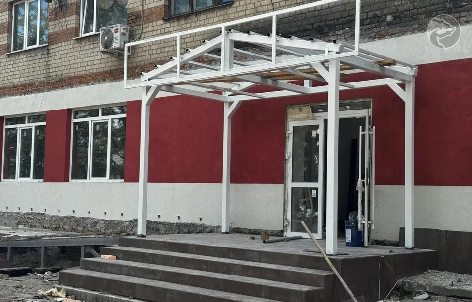 В Приазовском появится модельная библиотека. Фото - реготделение "Единой России"