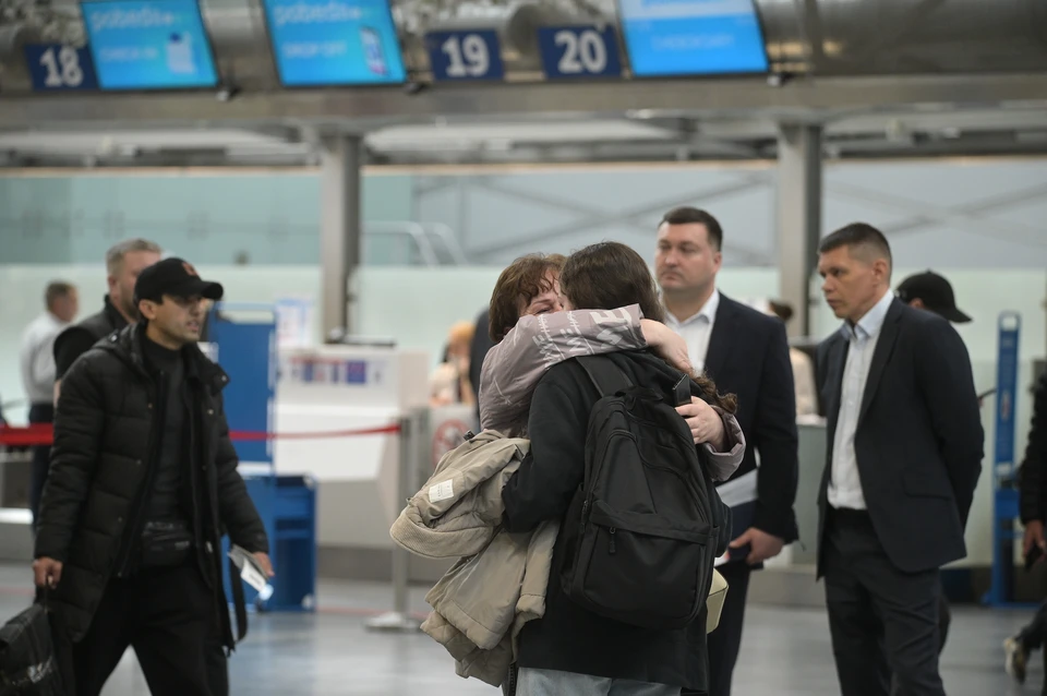 Терминал 2 — это отдельное здание между гостиницей «Полет» и терминалом 1.