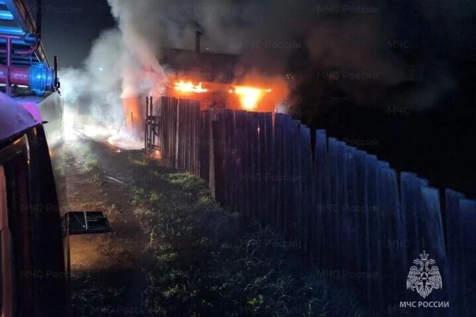 В Шелеховском районе при пожаре погибли женщина и её 12-летний сын