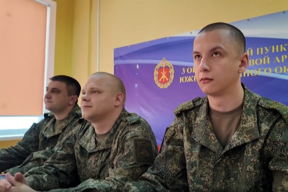 Контрактники рассказали студентам о службе в войсках беспилотных систем