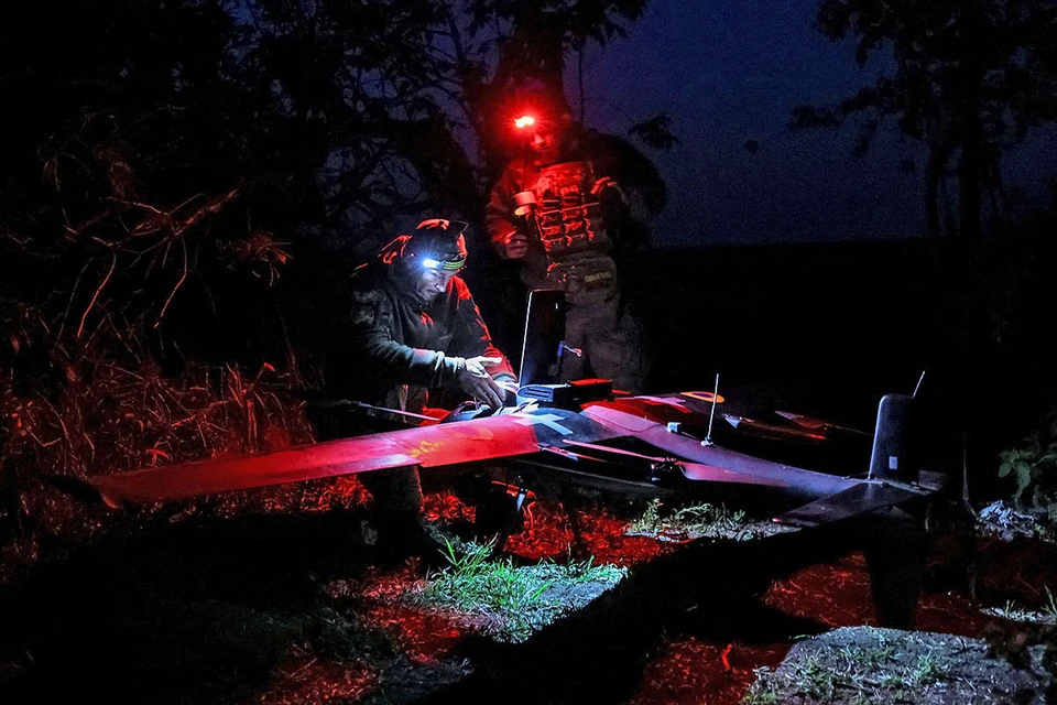 Ежедневно противник бросает на Россию сотни дронов.