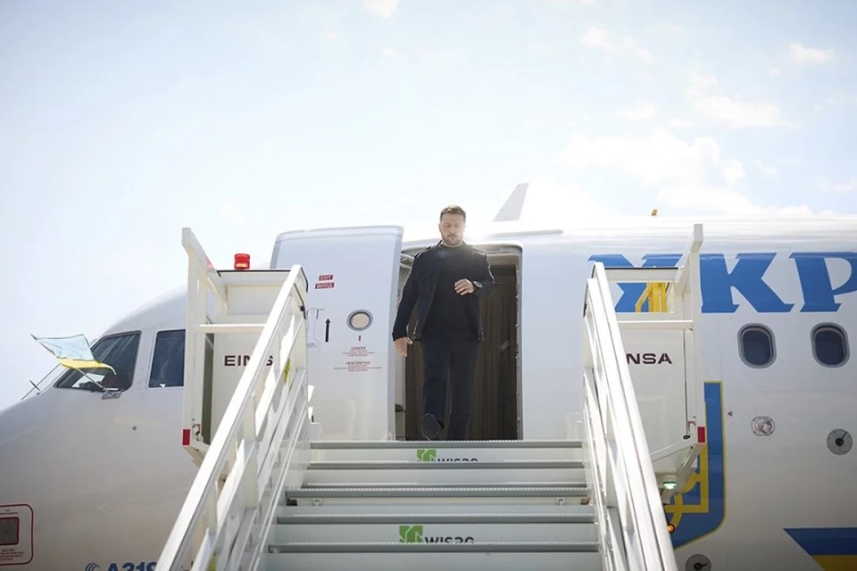 Самолет Зеленского заплутал без польского тыла: Польша выставила Украине счёт за Бандеру