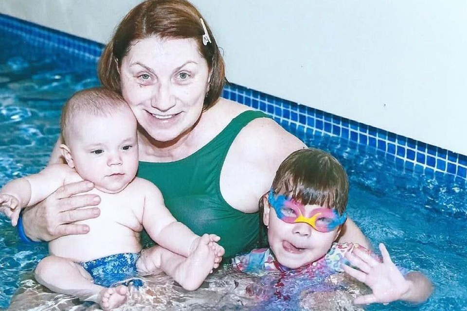 «Сейчас жизнь поменялась»: телесваха Роза Сябитова показала подросших внуков и разожгла дискуссию о роли бабушки