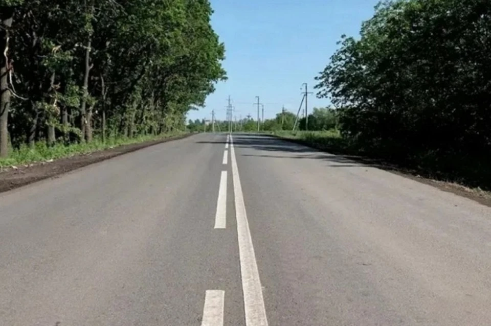 Специалисты заменили изношенный асфальт на 6,6-километровом участке. Фото: ТГ/Бондаренко