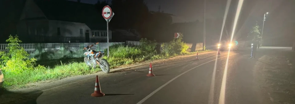 Мотоциклист и пассажир пострадали в ДТП в поселке Кустаревка.
