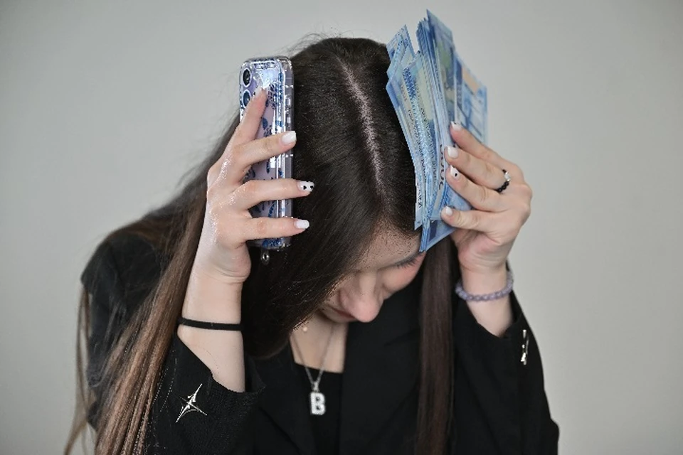 Аферисты убедили студентку перевести семейные сбережения на «безопасный счёт».