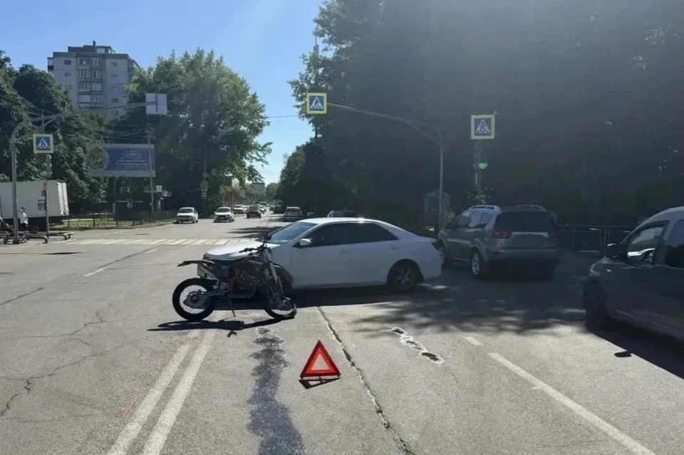 В Ессентуках на ул. октябрьской произошла авария с участием 12-летнего мальчика. Фото: соцсети Госавтоинспекция Ставрополья